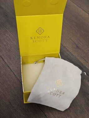 Kendra Scott Branded Jewelry Pouch & Magnetic Top Closure Box Set EMPTY